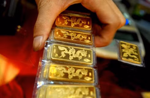 Mua bán vàng trên 300 triệu đồng phải khai báo thông tin