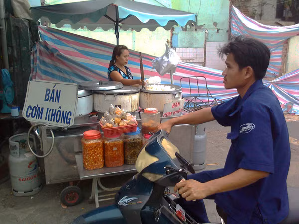 Sài Gòn cơm trắng