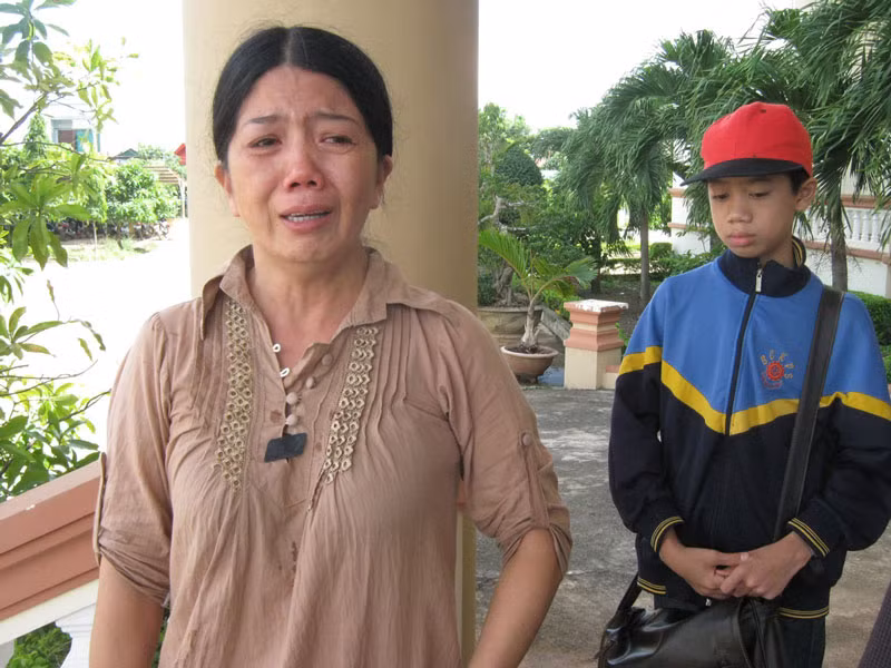 Nước mắt người vợ đòi quyền lợi cho chồng đã chết