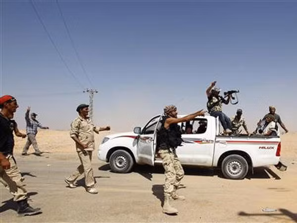 Quân Gadhafi bắt lính đánh thuê nước ngoài?