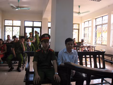 Băn khoăn chất lượng tranh tụng