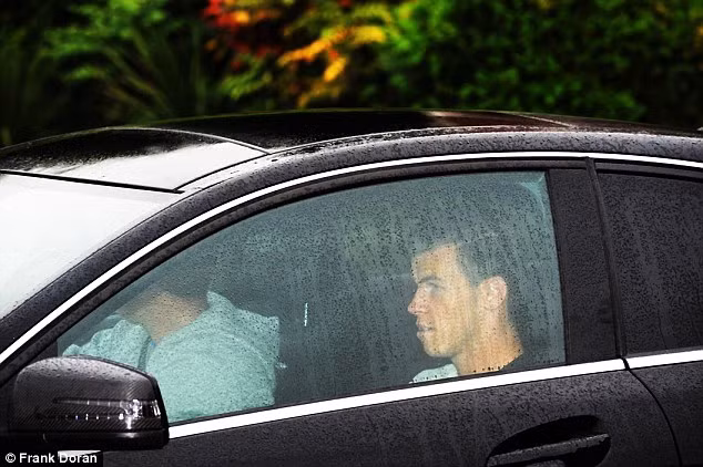 Real cố mua Bale vì lo mất Ronaldo