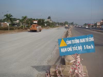 Phí chồng phí trên quốc lộ 51