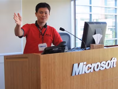 Thầy giáo Việt Nam được Microsoft vinh danh