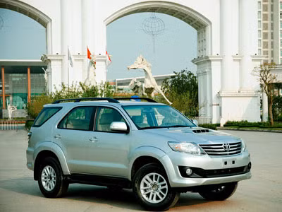 Cận cảnh Toyota Fortuner 2013 tại Việt Nam