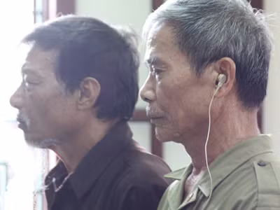 Một câu to tiếng, hai ông lão hầu tòa
