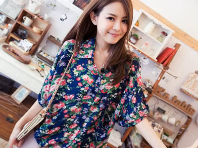 Diện họa tiết hoa đón xuân sang