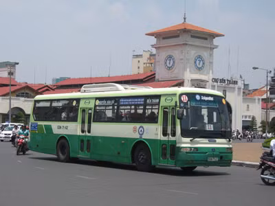 Giá nước, vé xe buýt tăng mạnh