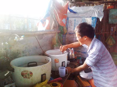 Cơ cực đời công nhân gầm cầu