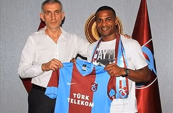 Mourinho đẩy học trò cũ ra đường