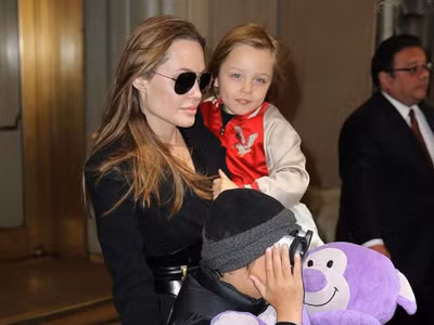 Angelina Jolie phẫu thuật ngừa ung thư vú