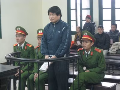 Nhân viên Trạm bảo vệ thực vật kiêm siêu lừa