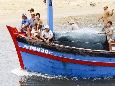 Ngư dân không có tiền hỗ trợ vì thiếu con dấu ở Hoàng Sa