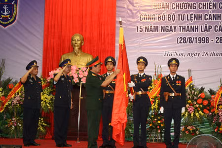 Cảnh sát biển đón nhận Huân chương Chiến công hạng nhất