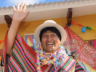 Tổng thống Bolivia giầu vì quà tặng của dân