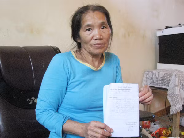 Do tin thầy bói con chết, mẹ tự sát không thành