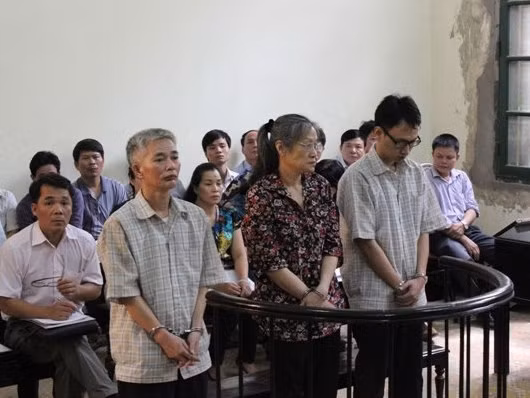 Các bị cáo của vụ lừa đảo tiền tỉ