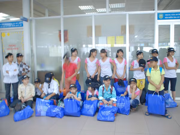 Giải cứu 23 lao động nhí cực khổ tại xưởng may