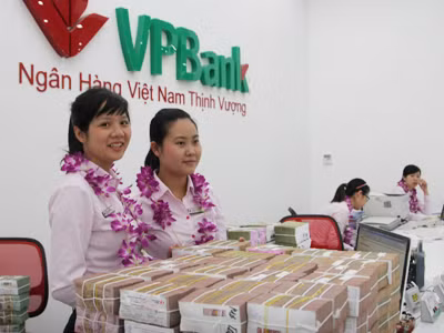Làn sóng hạ lãi suất, hút khách vay