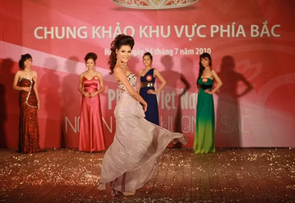 Bộ ảnh 22 thí sinh đẹp nhất KV phía Bắc: Trang phục tự chọn