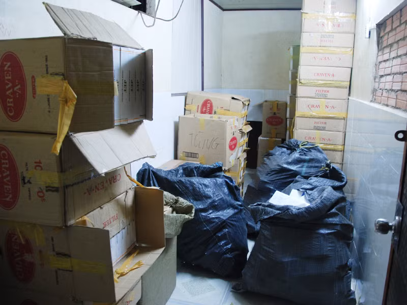 Xây hầm ngầm tàng trữ thuốc lá lậu