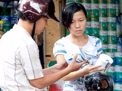 Giá sữa Việt Nam ngược chiều thế giới