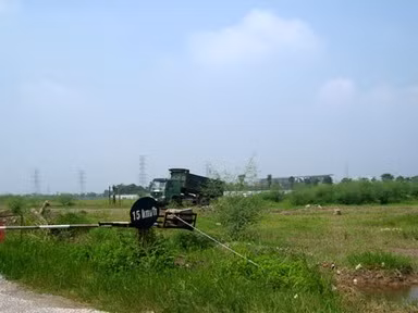 Khi ‘Siêu dự án’ trở thành… bãi đất hoang