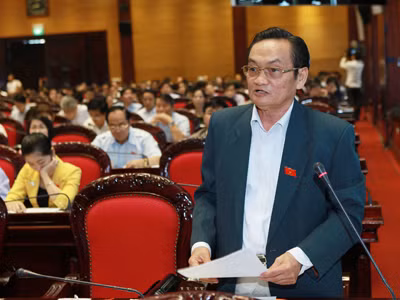 Ngân sách “giật gấu vá vai”