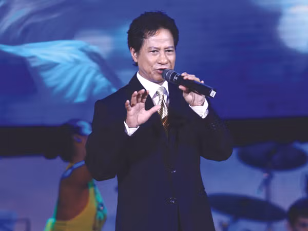 Vì sao hủy live show Chế Linh tại Hà Nội?