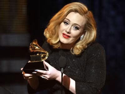Grammy 54: Adele bật khóc với 6 giải thưởng
