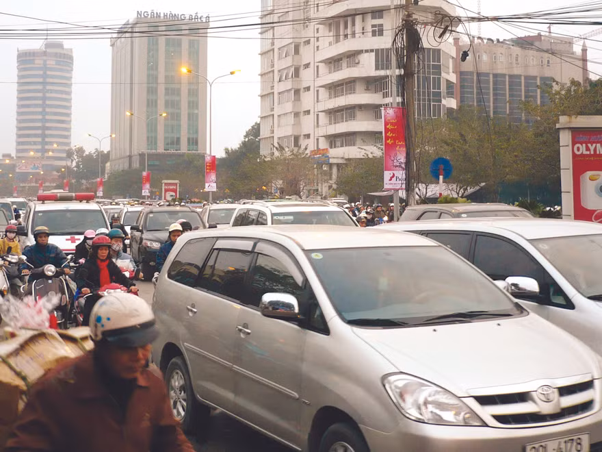 Hà Nội phải xây ngay bãi đỗ xe