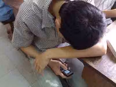 Nhốn nháo như... lớp học tại chức