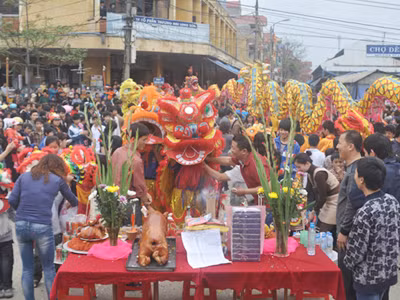 Cúng tế Thân Công Tài Ảnh: Kiên Cường