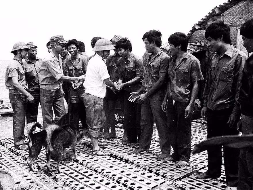 CQ-88: Trường Sa những ngày không thể quên (II)