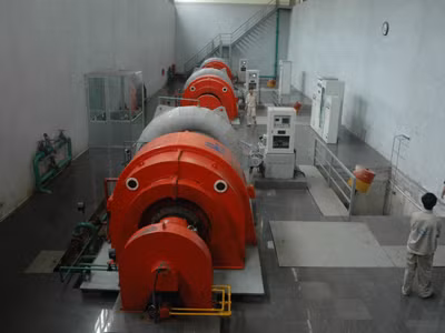 Thiết bị nhập từ Trung Quốc không chỉ có mặt nhiều ở các dự án điện của nhà nước, mà còn tràn lan ở các dự án điện do tư nhân thực hiện. Trong ảnh: Một nhà máy điện tư nhân ở Lào Cai dùng thiết bị của Trung Quốc