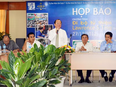 Cùng đại sứ Quyền Linh góp xuân cho người nghèo