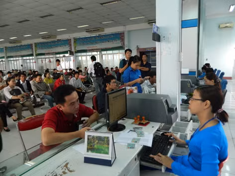 Ngày đầu bán vé tàu Tết Giáp Ngọ 2014: Mạng thông, ga thoáng