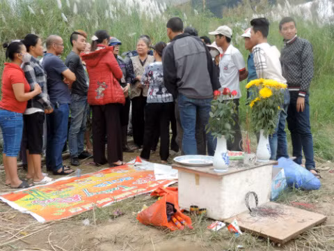 'Nhà ngoại cảm' náo loạn nơi tìm kiếm thi thể chị Huyền