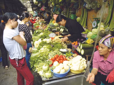 Mớ rau, con cá cũng đua nhau tăng giá