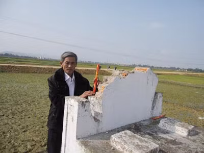 Gần 100 lăng, mộ bị đập phá đêm giao thừa