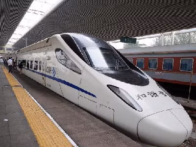 Trung Quốc giảm tốc độ tàu cao tốc