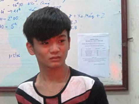 Vừa rút tiền lương đã gặp cướp