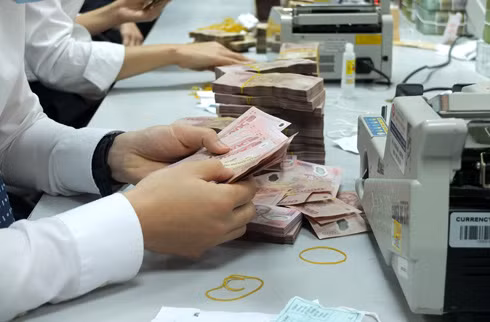 Ngân hàng cạnh tranh phá giá lãi suất