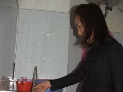 Cả ngàn người dùng nước ăn nhung nhúc bọ gậy giữa Thủ đô