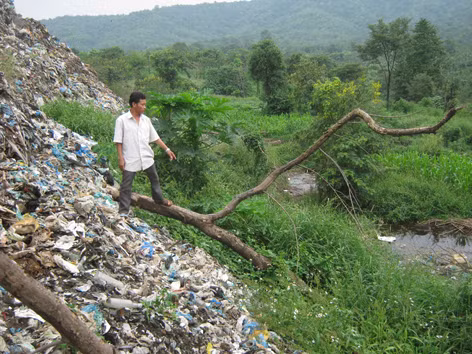 Rác 'tra tấn' dân