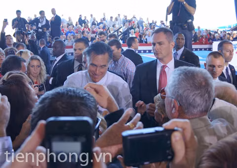 'Giáp mặt' ứng viên Tổng thống Romney tại Mỹ