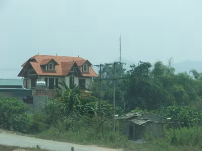 Biệt thự xây nhanh, chính quyền không xoay kịp