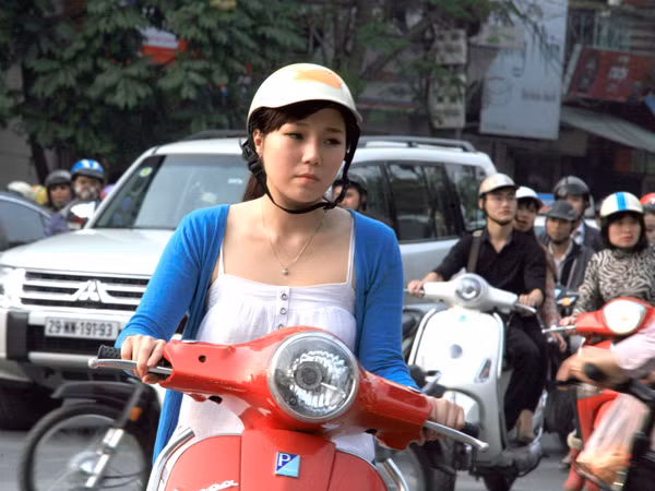 Phạt không sang tên chính chủ khi chuyển nhượng phương tiện chứ không phạt người đi xe không chính chủ. Ảnh mang tính chất minh họa