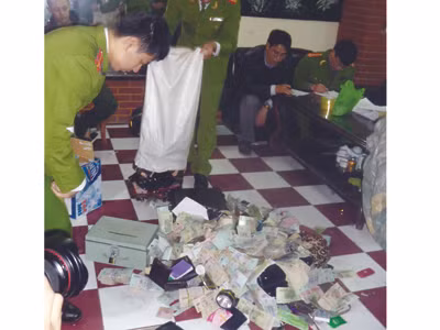 Thu giữ hơn năm tỷ đồng tại sới bạc lớn nhất miền Bắc