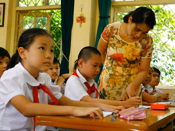 Muốn tuyển nhân sự từ các trường về làm chuyên viên Sở GD&ĐT phải được Bộ Nội vụ đồng ý ? Ảnh: Hồng Vĩnh